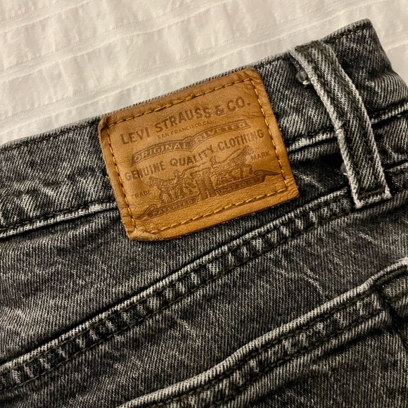 Levi Wedgie fit Jeans - Picture 3 of 5